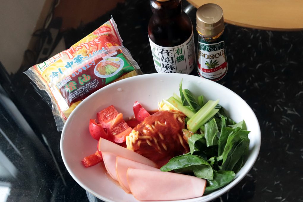 こんにゃく麺を使用して冷製パスタ風麺